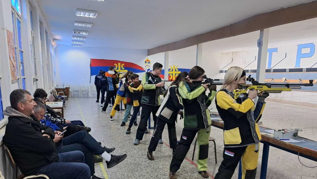 IMG-01222e98f3a148c5af563eb1672fcb46-V-1-1024x580 Стријелци први у регији у 1. колу Лиге кадета БиХ
