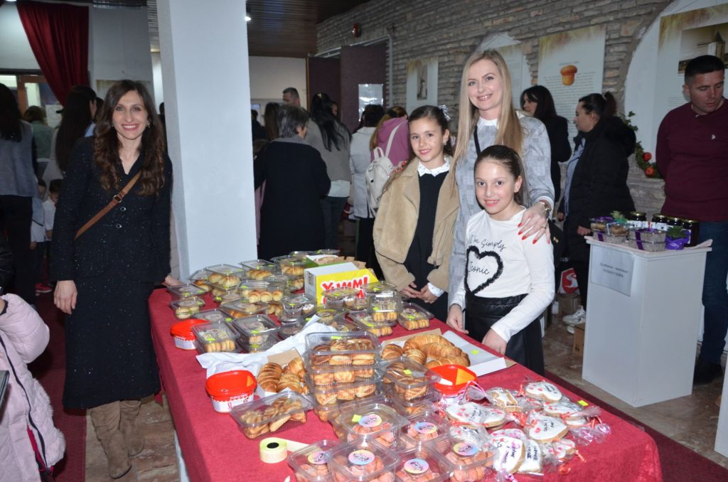 IMG-06f69e68b403f64153b8a967b640c1e6-V1-1024x678 Хуманитарни базар и осмомартовска приредба Дјечијег вртића превазишли очекивања , сакупљено више од 9 хиљада марака