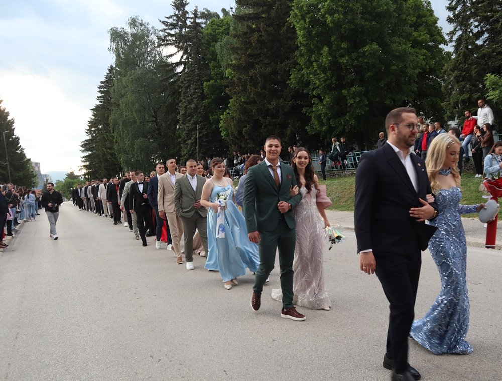 IMG_4119 Defile ljepote i mladosti ukrasio ulice Gacka