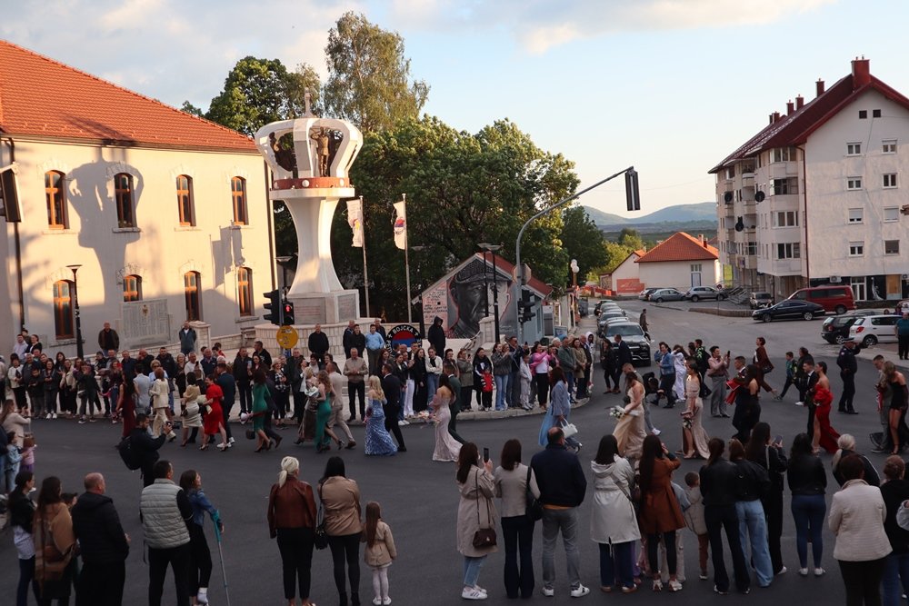 IMG_4132 Defile ljepote i mladosti ukrasio ulice Gacka