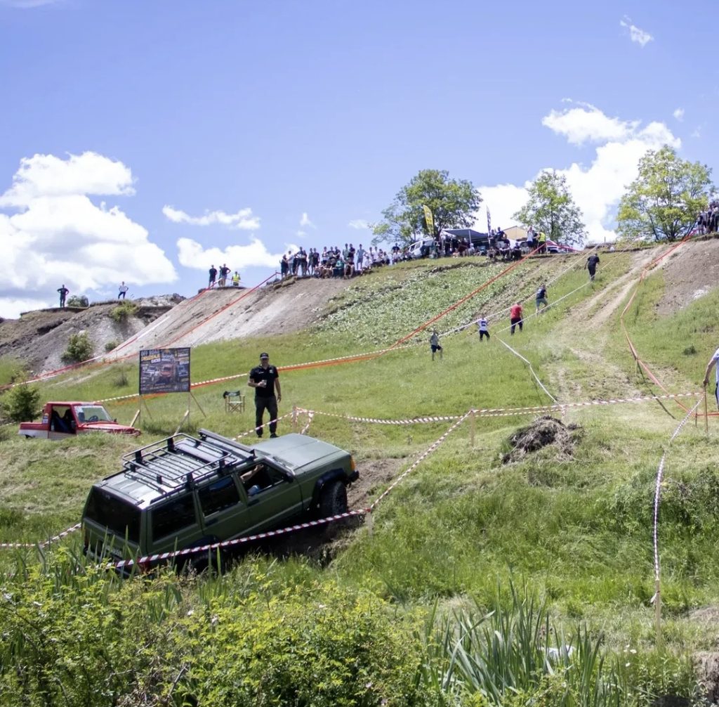 1000043352-1024x1006 Адреналинска вожња на првој гатачкој Џипијади