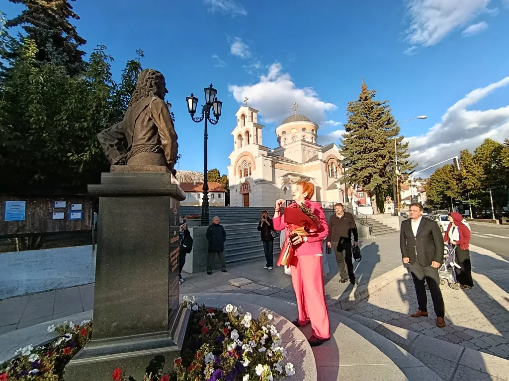 1790186432743-1024x768-jpg Вјечита дилема: да ли је љубав руског народа према Србима велика к'о Русија